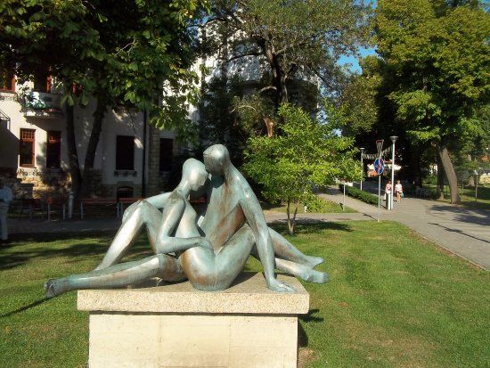 Bronzové súsošie Milenci